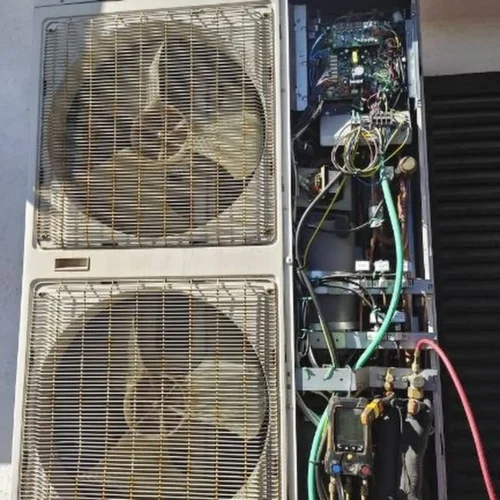 Reparación equipo aire acondicionado 28/31kw frigoríficos en el centro comercial 501 aguadulce