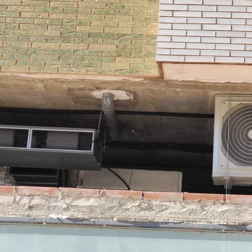 Instalación equipo en local comercial en roquetas de mar