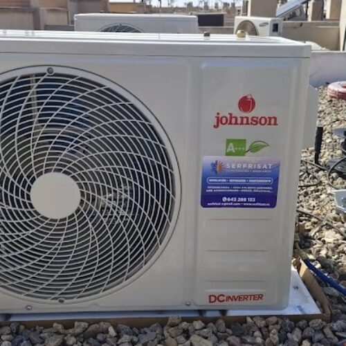 Instalación equipo Johnson A+++ modo frio A+++ en calor. Localidad Roquetas de Mar